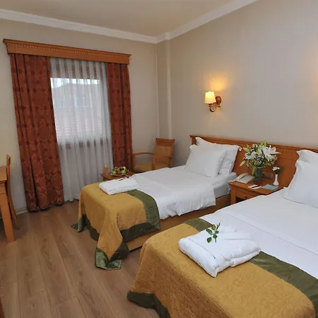Otel Usta Park 4*