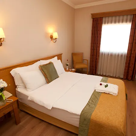 酒店 尤斯塔公园酒店 4*