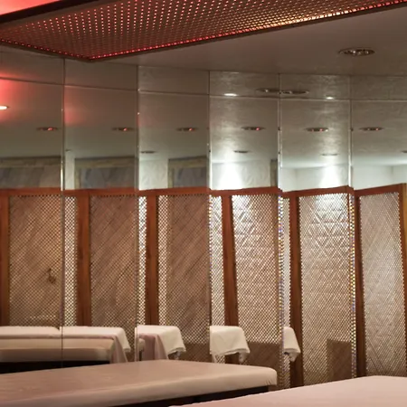 尤斯塔公园酒店 酒店