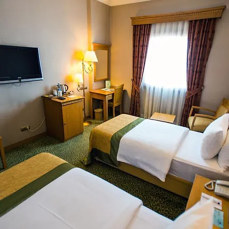 Usta Park 4*