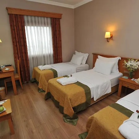 尤斯塔公园酒店 特拉布宗