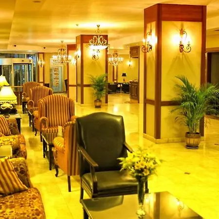 尤斯塔公园酒店 4* 特拉布宗