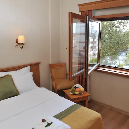 Usta Park Hotel