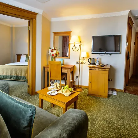 Usta Park Hotel
