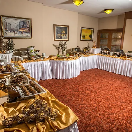 Usta Park Hotel 4*