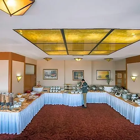 Usta Park Hotel
