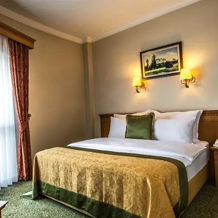 Usta Park Hotel